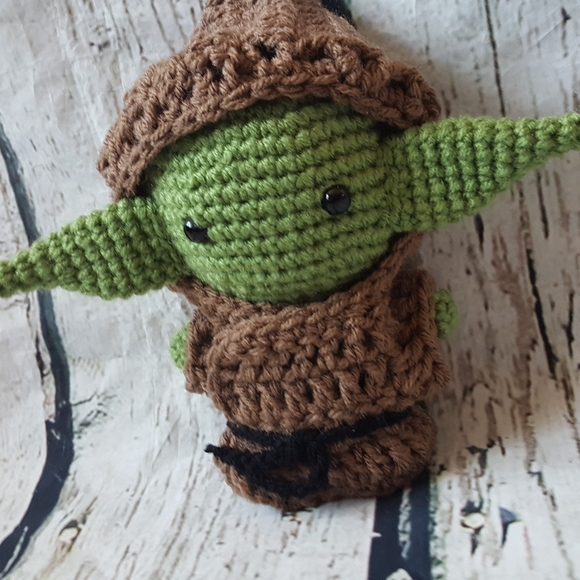 Crochet Baby Yoda Amigurumi - Picture 4 of 16